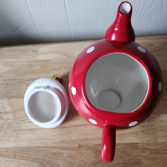 Peppermint Swirl Red Polka Dot Teapot - Picture 4 of 6